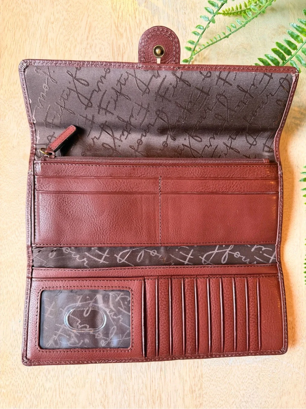 FOSSIL Fifty-Four Leather Clutch Wallet New Never Used